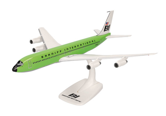 Boeing 707-320 Braniff International - lime green