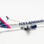 herpa-wings-537476-boeing-737-max-9-icelandair-magenta-tail-stripe-tf-icd-baula-x42-198784_4