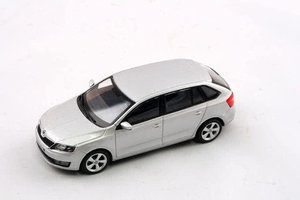 Auto Škoda Rapid Spaceback, Silver Diamond Metallic